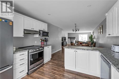 97 French Avenue, Long Sault, ON - Indoor Photo Showing Kitchen With Upgraded Kitchen