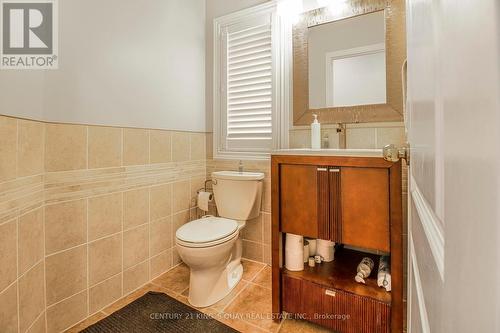 816 Millard Street, Whitchurch-Stouffville, ON - Indoor Photo Showing Bathroom