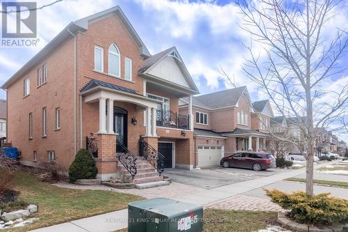 816 Millard St, Whitchurch-Stouffville, ON - Outdoor With Facade