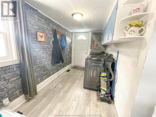 29963 West Bothwell, Bothwell, ON - Indoor Photo Showing Laundry Room
