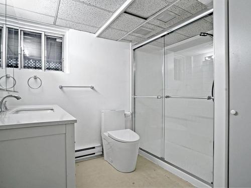 Salle de bains - 4001 Av. Northcliffe, Montréal (Côte-Des-Neiges/Notre-Dame-De-Grâce), QC - Indoor Photo Showing Bathroom