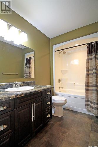 61 Lawrence Avenue, Yorkton, SK - Indoor Photo Showing Bathroom