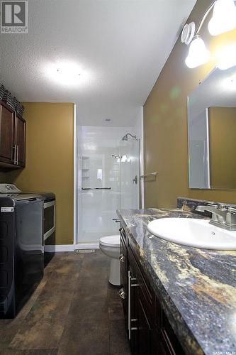 61 Lawrence Avenue, Yorkton, SK - Indoor Photo Showing Bathroom
