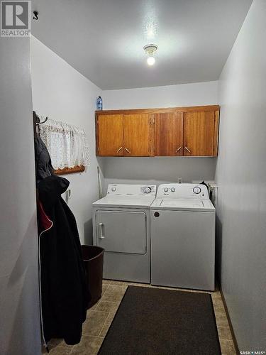 29 Warren Street, Redvers, SK - Indoor Photo Showing Laundry Room