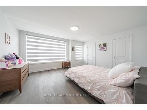 4067 Brock St, Lincoln, ON - Indoor Photo Showing Bedroom