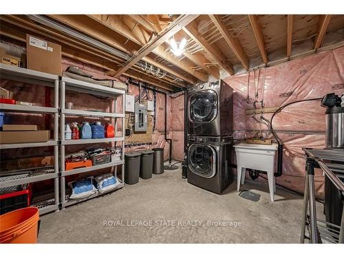 4067 Brock St, Lincoln, ON - Indoor Photo Showing Laundry Room
