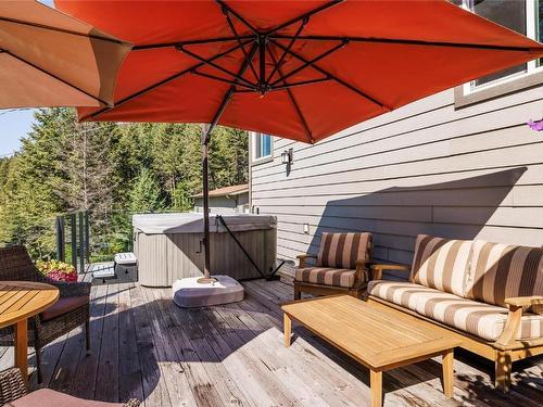 8514 Sun Valley Road, Kelowna, BC - Outdoor With Deck Patio Veranda With Exterior