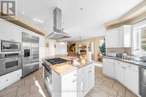 335 River Oak Pl, Waterloo, ON - Indoor Photo Showing Kitchen With Upgraded Kitchen