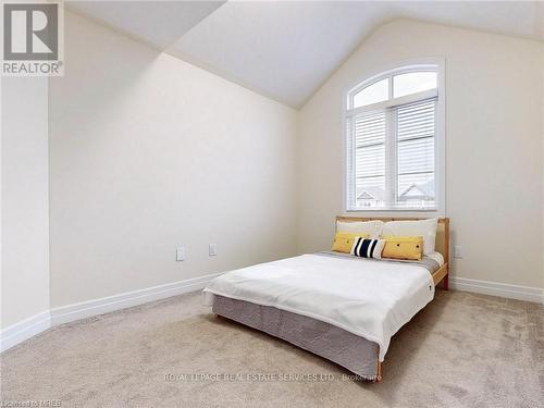 9498 Tallgrass Ave, Niagara Falls, ON - Indoor Photo Showing Bedroom