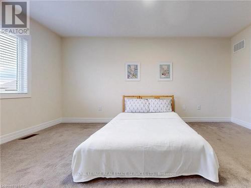 9498 Tallgrass Ave, Niagara Falls, ON - Indoor Photo Showing Bedroom