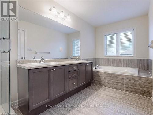 9498 Tallgrass Ave, Niagara Falls, ON - Indoor Photo Showing Bathroom