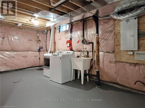 9498 Tallgrass Ave, Niagara Falls, ON - Indoor Photo Showing Laundry Room