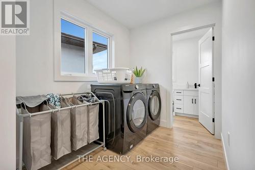 21 - 5 John Pound Road, Tillsonburg, ON - Indoor Photo Showing Laundry Room
