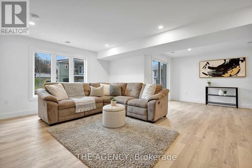 21 - 5 John Pound Road, Tillsonburg, ON - Indoor Photo Showing Living Room