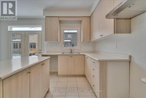 43 Sambro Lane, Whitchurch-Stouffville, ON - Indoor Photo Showing Kitchen With Double Sink