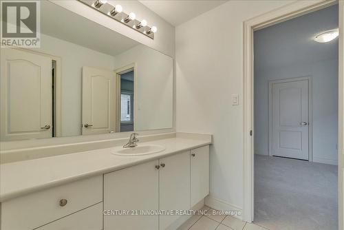 43 Sambro Lane, Whitchurch-Stouffville, ON - Indoor Photo Showing Bathroom