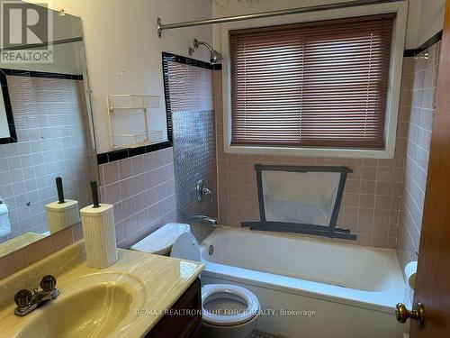 109 Leopold Street, Quinte West, ON - Indoor Photo Showing Bathroom