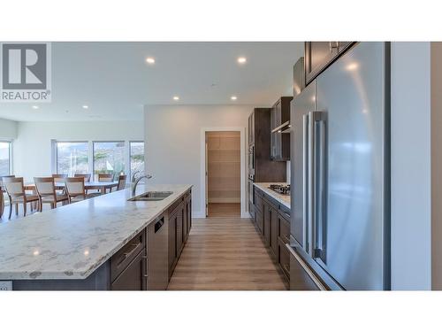 500 Vista Park Unit# 513, Penticton, BC - Indoor Photo Showing Kitchen With Double Sink