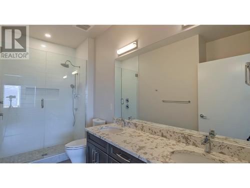 500 Vista Park Unit# 513, Penticton, BC - Indoor Photo Showing Bathroom