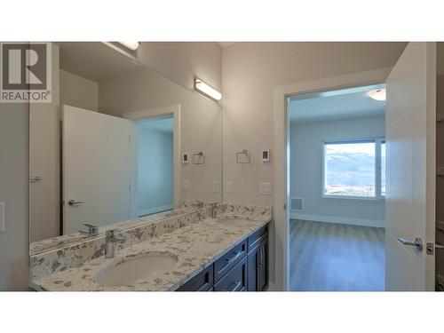 500 Vista Park Unit# 513, Penticton, BC - Indoor Photo Showing Bathroom