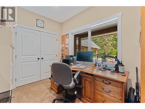 841 Salmon River Road, Salmon Arm, BC - Indoor Photo Showing Office