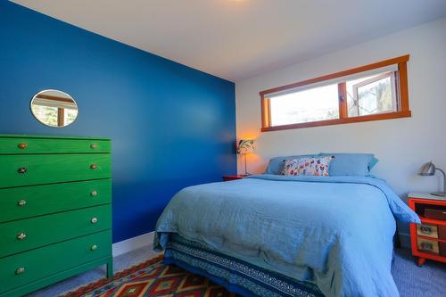2490 Knob Road, Castlegar, BC - Indoor Photo Showing Bedroom