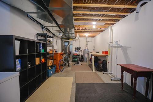 2490 Knob Road, Castlegar, BC - Indoor Photo Showing Basement