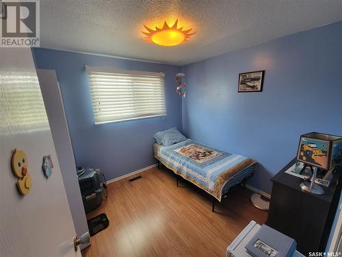 411 Broad Street, Cut Knife, SK - Indoor Photo Showing Bedroom