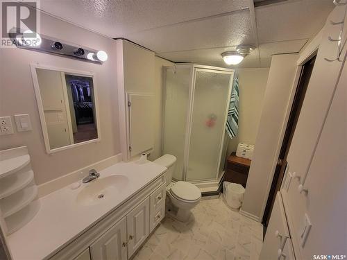 411 Broad Street, Cut Knife, SK - Indoor Photo Showing Bathroom