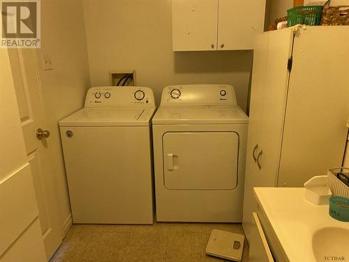 554 Lakeshore Rd, Temiskaming Shores, ON - Indoor Photo Showing Laundry Room