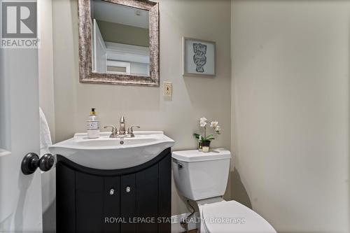 262 Brookview Court, Hamilton, ON - Indoor Photo Showing Bathroom