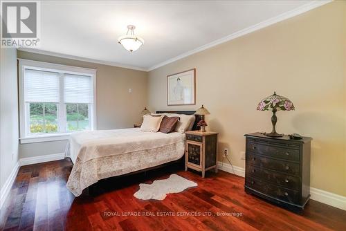 6150 Walkers Line, Burlington, ON - Indoor Photo Showing Bedroom