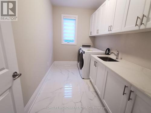 98 Marbrook Street, Richmond Hill, ON - Indoor Photo Showing Laundry Room