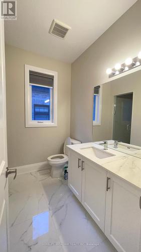 98 Marbrook Street, Richmond Hill, ON - Indoor Photo Showing Bathroom