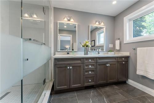 Primary Ensuite - 262 Brookview Court, Ancaster, ON - Indoor Photo Showing Bathroom