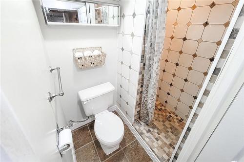 56 Luscombe Street, Hamilton, ON - Indoor Photo Showing Bathroom