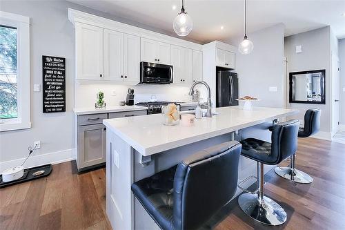 188 Rykert Street, St. Catharines, ON - Indoor Photo Showing Kitchen With Upgraded Kitchen