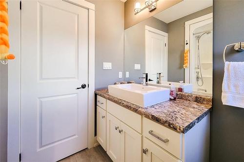 188 Rykert Street, St. Catharines, ON - Indoor Photo Showing Bathroom