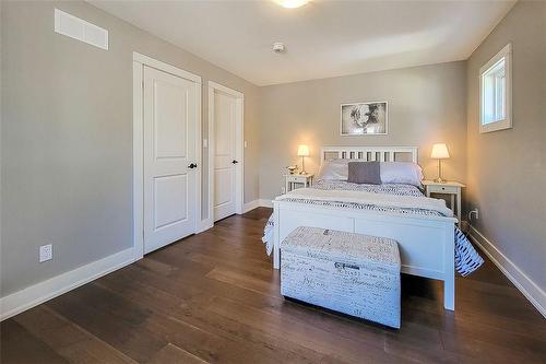188 Rykert Street, St. Catharines, ON - Indoor Photo Showing Bedroom