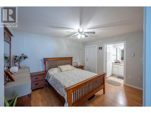 607 4Th Street Unit# 1, Keremeos, BC - Indoor Photo Showing Bedroom