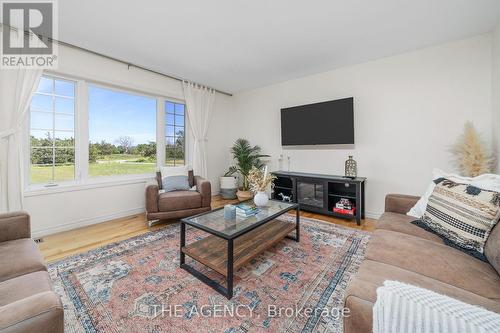 2891 Highway 49, Prince Edward County, ON - Indoor Photo Showing Living Room