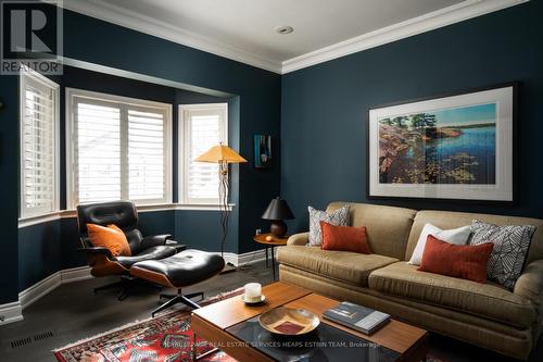 16 Clarendon Avenue, Toronto, ON - Indoor Photo Showing Living Room