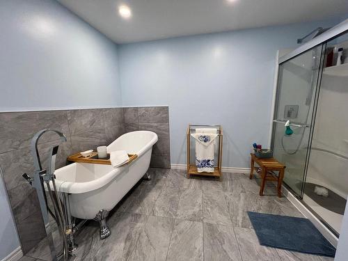 Salle de bains - 93 Av. Thorne, Témiscaming, QC - Indoor Photo Showing Bathroom