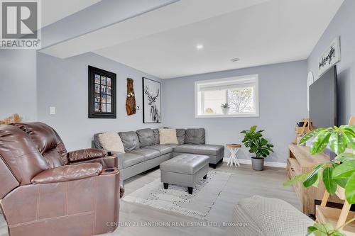 96 Pitts Landing Road, Madoc, ON - Indoor Photo Showing Living Room