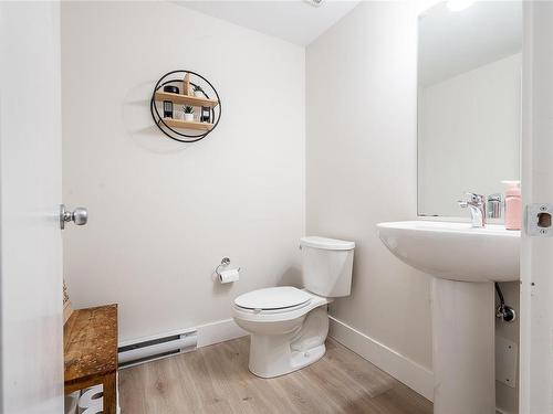 114-2038 Gatewood Rd, Sooke, BC - Indoor Photo Showing Bathroom