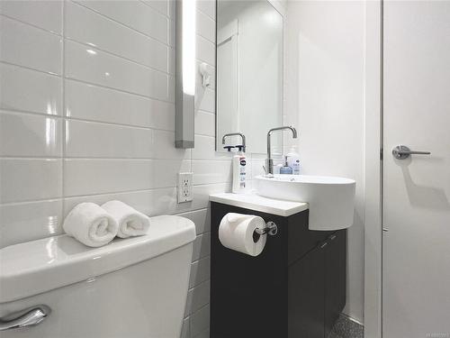422-770 Fisgard St, Victoria, BC - Indoor Photo Showing Bathroom