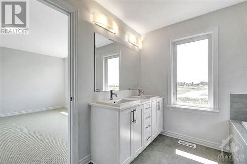 50 Whooping Crane Ridge, Ottawa, ON - Indoor Photo Showing Bathroom