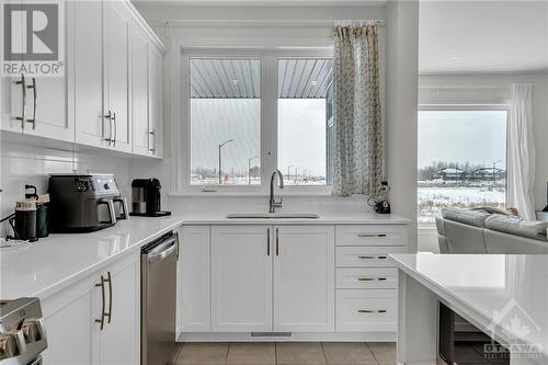 50 Whooping Crane Ridge, Ottawa, ON - Indoor Photo Showing Kitchen