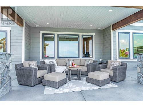 936 Lamont Lane, Kelowna, BC - Outdoor With Deck Patio Veranda With Exterior