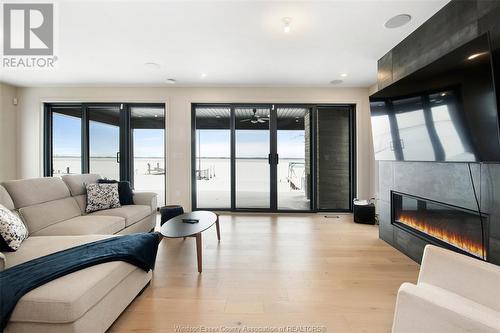 1512 Goodview Avenue, Amherstburg, ON - Indoor Photo Showing Living Room With Fireplace